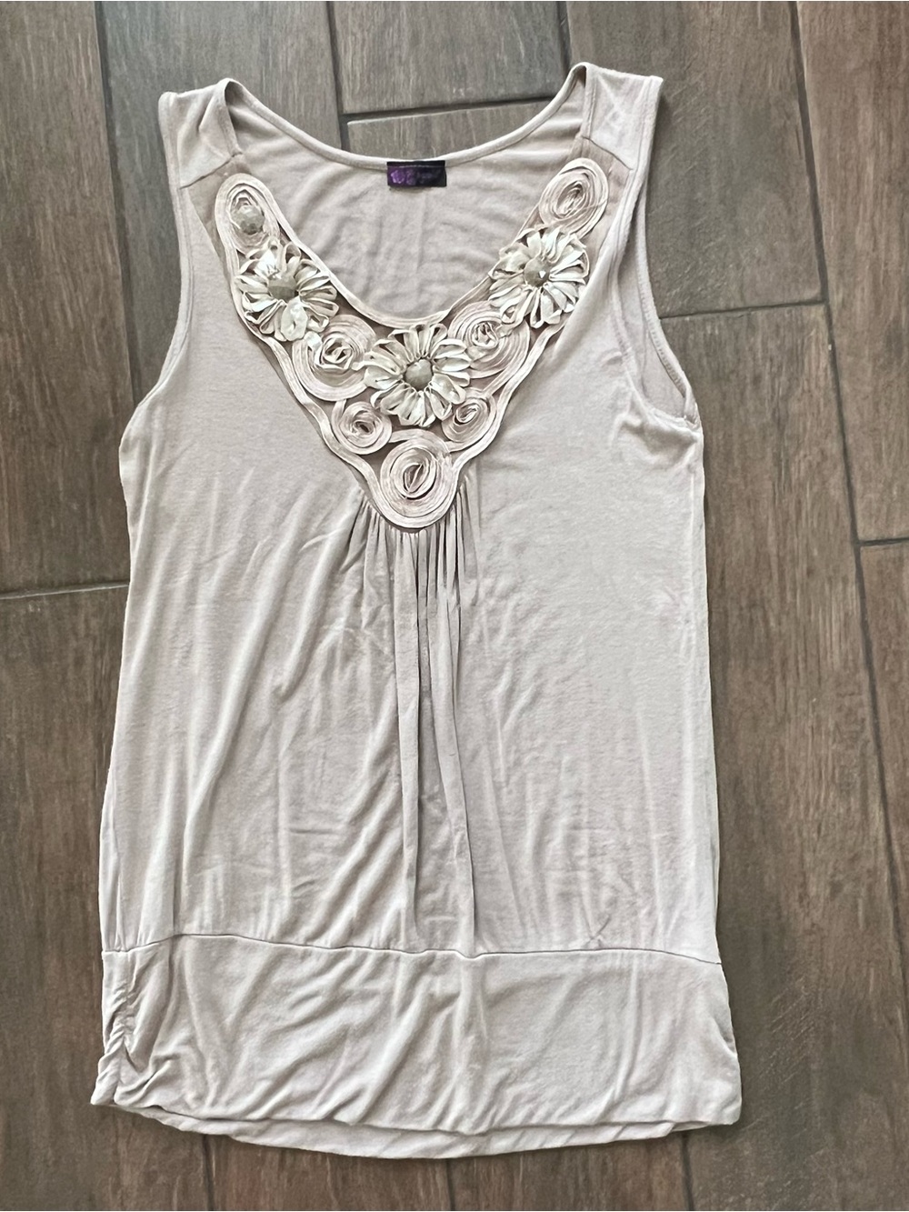 Agenda Y2K Soft Beige Floral Ruffle Tank size Small